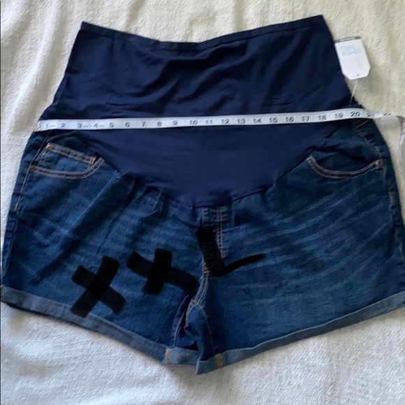 Time and Tru Maternity Over the Belly Shorts - Picture 5 of 6